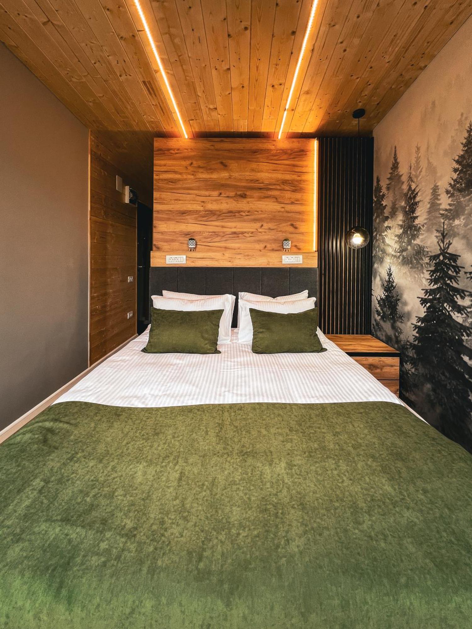 Moon Valley Comarnic Ngoại thất bức ảnh
